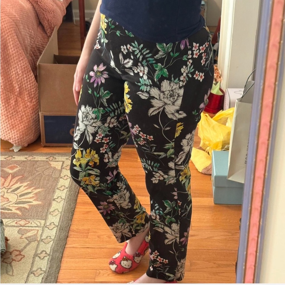 H&M Black Floral Cropped Pants